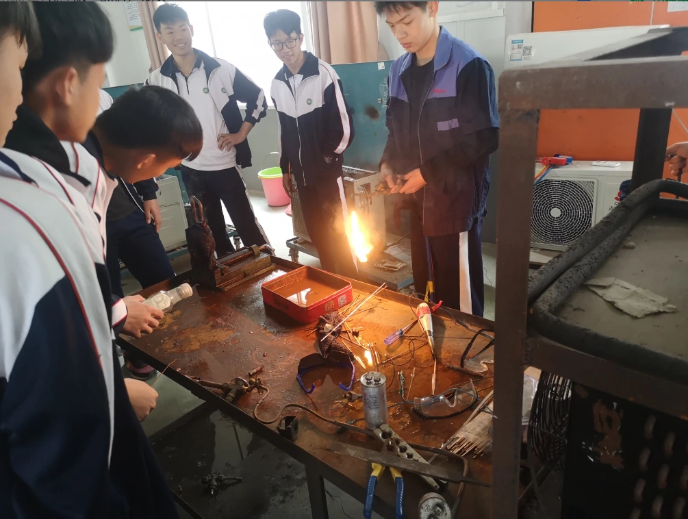 儿童篮球基本功训练内容包括_1